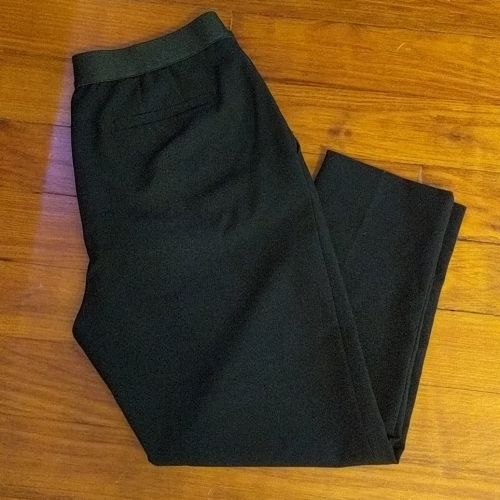 Lightweight pull-on dress pants